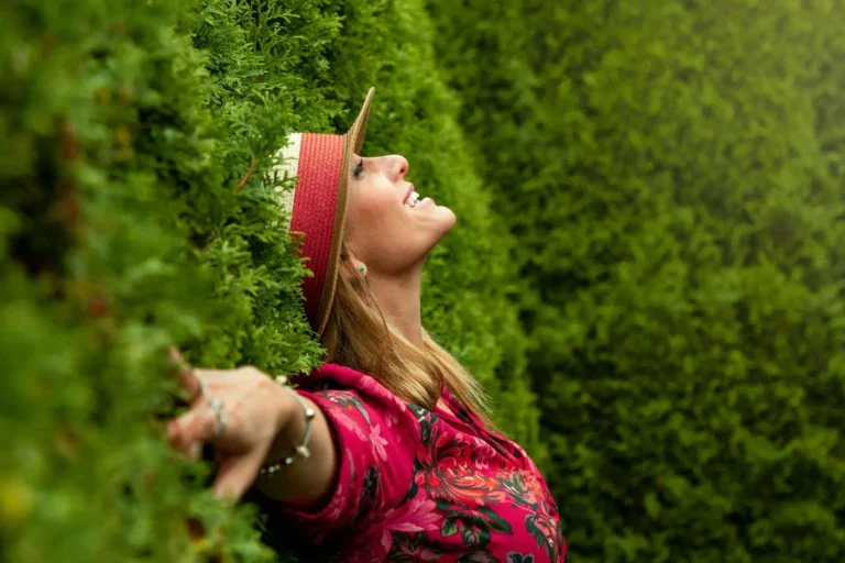Discover the Healing Power of Earthing A Beginner's Guide
